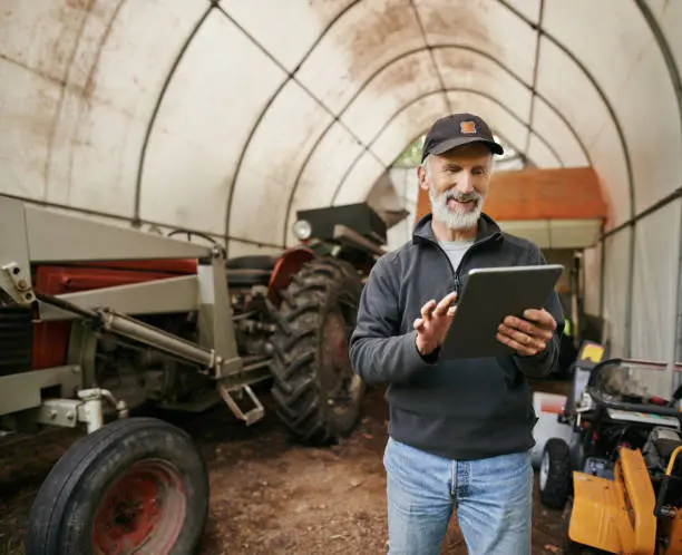 Primăriile țin ostatice adeverințele pentru subvenții. Fermierii români riscă să piardă banii europeni